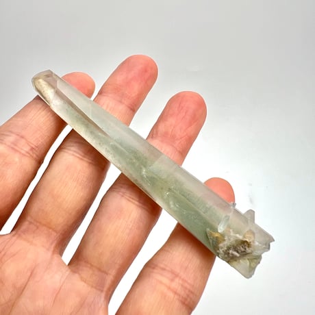 マダガスカル産クローライトインクォーツ/Madagascar Chlorite in Quartz