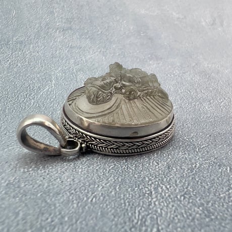 【ガウリシャンカール産】天然ヒマラヤスモーキークォーツ"グリーンターラ様"ペンダントトップ①/Gaurishankar Himalayan Smoky Quartz "Green Tara"