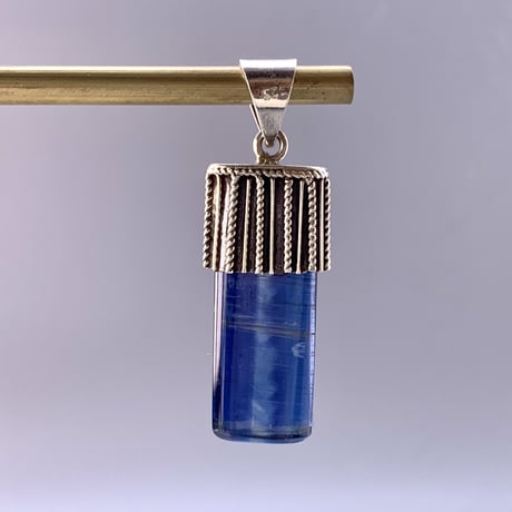 カイヤナイトペンダントトップ | STORES