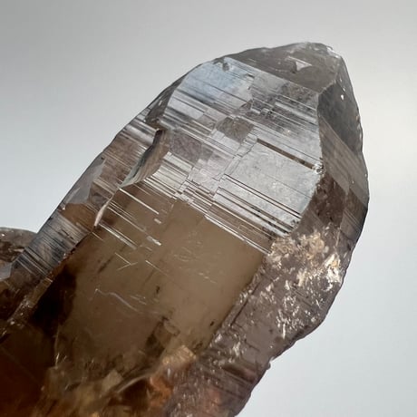ガウリシャンカール産天然ヒマラヤスモーキークォーツポイント/GauriShankar Himalayan Smoky Quartz Point
