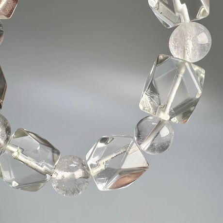 【カイラス産】"手磨き"天然ヒマラヤ水晶デザインブレスレット/Kailash Himalayan Quartz Design Bracelet