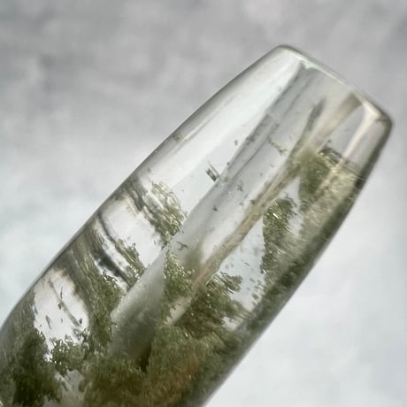 【ガネッシュヒマール産】クローライトイン天然ヒマラヤ水晶 樽型ビーズ/Ganesh Himal Chlorite in Himalayan Quartz barrel beads