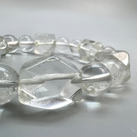 【カイラス産】"手磨き"天然ヒマラヤ水晶デザインブレスレット/Kailash Himalayan Quartz Design Bracelet