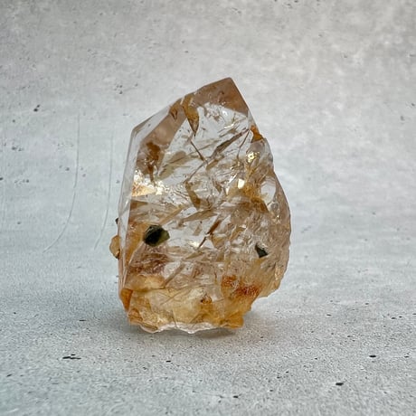 【ガネッシュヒマール産】バイオタイトイン天然ヒマラヤ水晶/Ganesh Himal Biotite in Himalayan Quartz