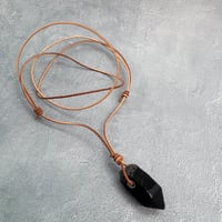 【ガウリシャンカール産】天然ヒマラヤスモーキークォーツ革紐ペンダント/GauriShankar Himalayan Smoky Quartz Pendant