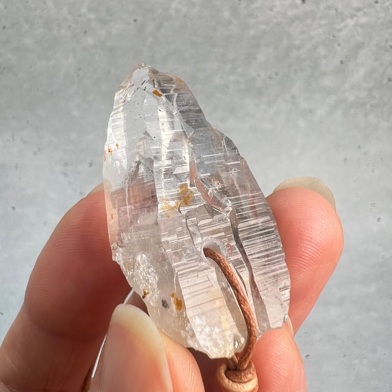 ガネッシュヒマール産】リモナイトイン天然ヒマラヤ水晶ペンダント①