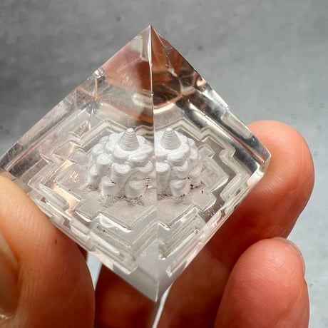 【ガネッシュヒマール産】天然ヒマラヤ水晶ピラミッド"シュリヤントラ"/Ganesh Himal Himalayan Quartz Pyramid " Shri Yantra"