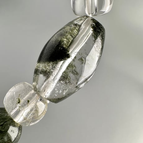 【デザインブレスレット】ガネッシュヒマール産クローライト&アクチノライトイン天然ヒマラヤ水晶/Ganesh Himal Chlorite&Actinolite in Himalayan