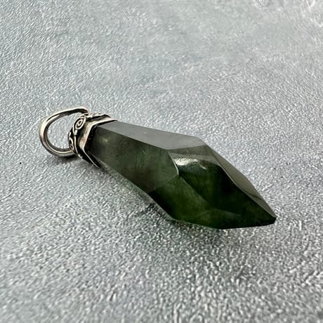 【ガネッシュヒマール産】アクチノライト&クローライト天然ヒマラヤ水晶ペンダントトップ⑦/Ganesh Himal Actinorite in Himalayan Quartz Pendant Top