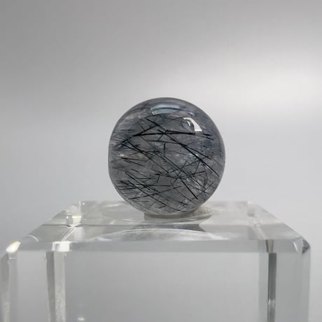 【ガネッシュヒマール産】11mm"手磨き加工"アクチノライトイン天然ヒマラヤ水晶ビーズ/Ganesh Himal Actinolite in Himalayan Quartz Round Beads