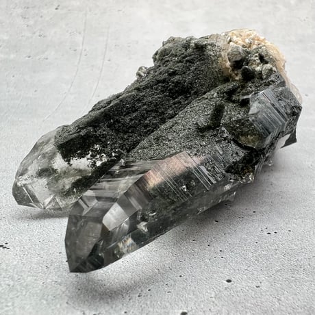 【ガネッシュヒマール産】クローライトイン天然ヒマラヤ水晶 Ganesh Himal Chlorite in Himalayan Quartz