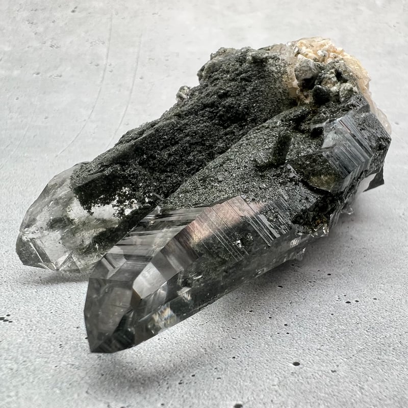 170 ヒマラヤ水晶 クローライトインクォーツ ガネッシュヒマール産 ガネッシュヒマール産]ヒマラヤクローライトインクォーツ