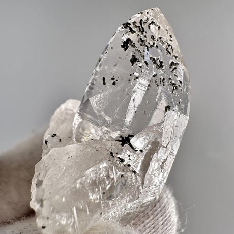 【ガネッシュヒマール産】クローライトイン天然ヒマラヤ水晶ミニポイント"BB" Ganesh Himal Chlorite in Himalayan Quartz Mini Point