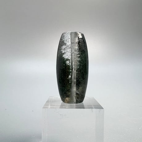 【ガネッシュヒマール産】ガネッシュヒマール産クローライトイン天然ヒマラヤ水晶 樽型ビーズ/Ganesh Himal Chlorite in Himalayan Quartz barrel beads