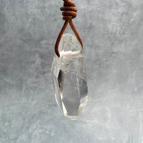 【ガネッシュヒマール産】天然ヒマラヤ水晶ペンダント(ポリッシュ面あり) GaneshHimal Natural Himalayan Quartz Pendant