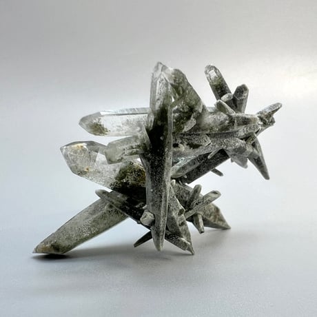 【ガネッシュヒマール産】クローライトインヒマラヤ水晶クラスター/Ganesh Himal  Chlorite in Himalayan Quartz Cluster