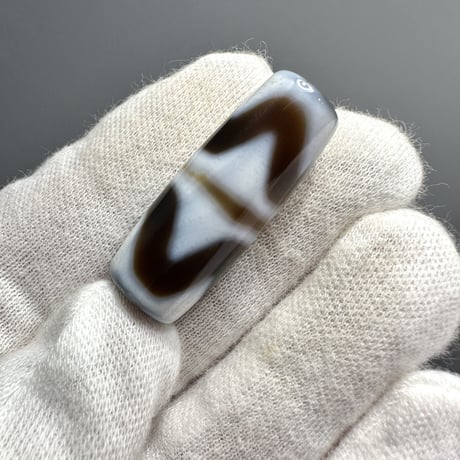 天珠 （めのう）/ 四線虎牙天珠（しせんこがてんじゅ） Dzi Beads