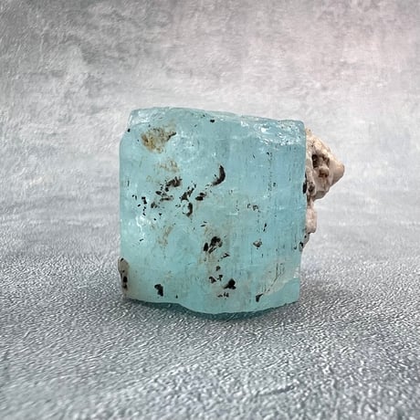 ネパール産【ヒマラヤアクアマリン】原石/Nepal Himalayan Aquamarine