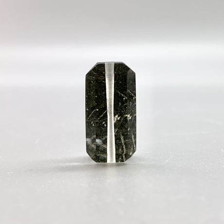 Mt.Fuji浄化🗻 【ガネッシュヒマール産】クローライトインヒマラヤ水晶"手磨き加工"スクエアビーズ2P1⃣/Ganesh Himal Chlorite  in Himalayan Quartz
