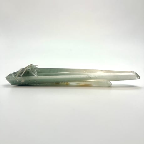 マダガスカル産クローライトインクォーツ/Madagascar Chlorite in Quartz