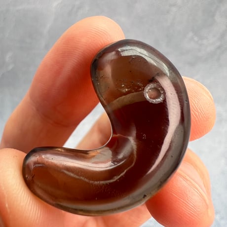 【ガウリシャンカール産】天然ヒマラヤスモーキークォーツ"手磨き加工"勾玉ビーズ①/Gaurishankar Himalayan Smoky Quartz Magatama Beads