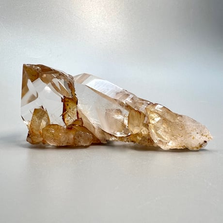 【ガネッシュヒマール産】リモナイトインヒマラヤ水晶 クラスター/Ganesh Himal Limonite in Himalayan Quartz Cluster