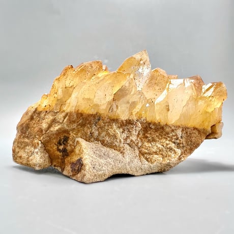 【ガネッシュヒマール産】リモナイトインヒマラヤ水晶クラスター / Ganesh Himal Limonite in Himalayan Quartz Cluster