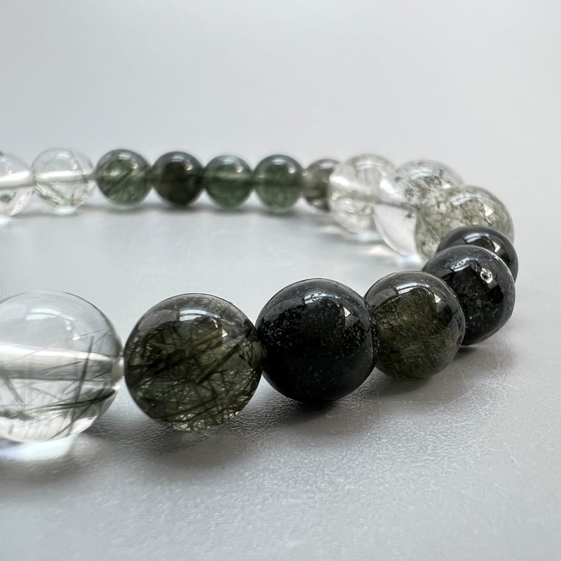 天然アクアマリンガネーシュヒマール産クローライト&アクチノライトインブレスレット 天然アクアマリンガネーシュヒマール産クローライト&アクチノライト