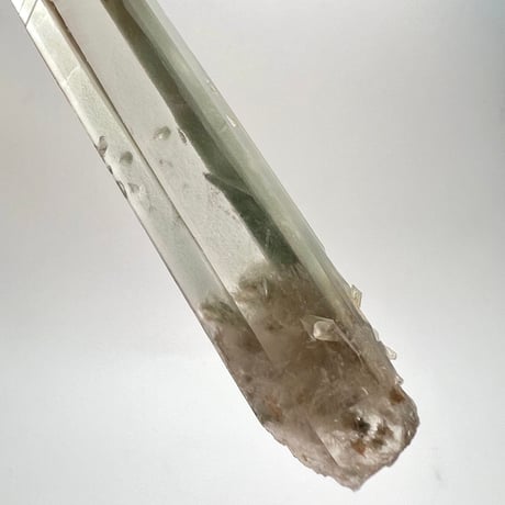 マダガスカル産クローライトインクォーツ/Madagascar Chlorite in Quartz