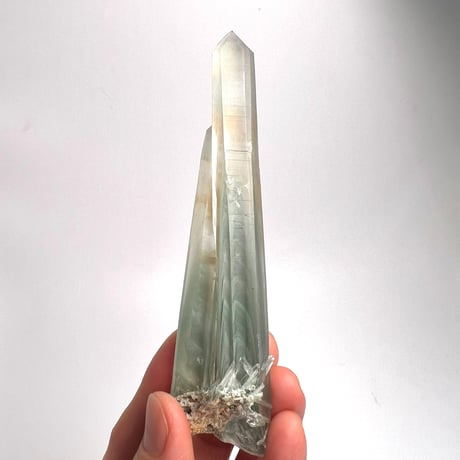 マダガスカル産クローライトインクォーツ/Madagascar Chlorite in Quartz