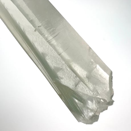 マダガスカル産クローライトインクォーツ/Madagascar Chlorite in Quartz