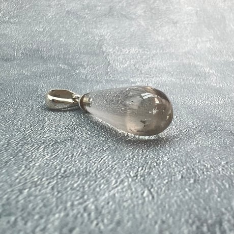 【ガウリシャンカール産】天然ヒマラヤスモーキークォーツ雫型ペンダントトップ/GauriShankar Himalayan Smoky Quartz Drop Pendant Top