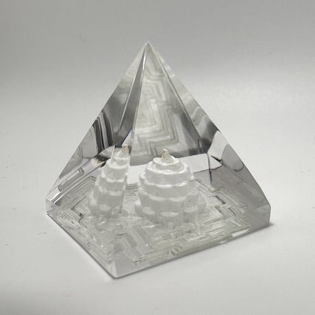 【ガネッシュヒマール産】天然ヒマラヤ水晶ピラミッド"シュリヤントラ"Ganesh Himal Himalayan Quartz  Pyramid in " Shri Yantra"