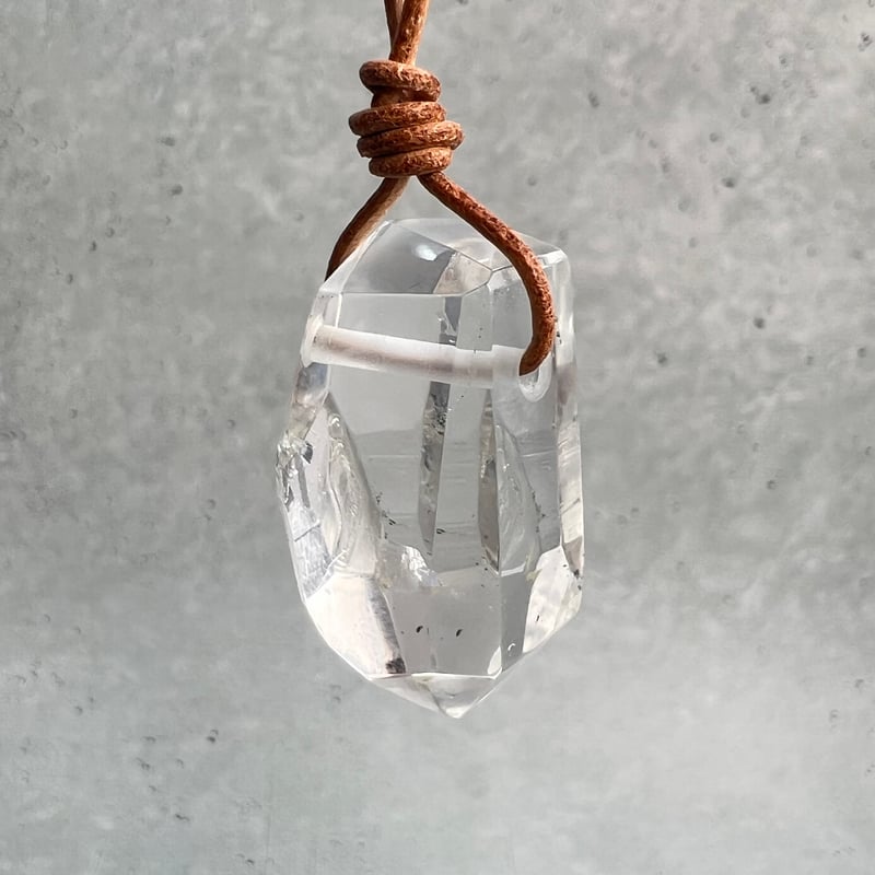 ガネッシュヒマール産】天然ヒマラヤ水晶ペンダント(ポリッシュ面有)➀