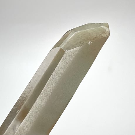 マダガスカル産クローライトインクォーツ/Madagascar Chlorite in Quartz