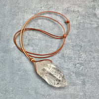 【カイラス産】天然ヒマラヤ水晶革紐付きペンダント①/Kailash Himalayan Quartz Pendant