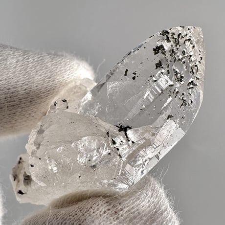【ガネッシュヒマール産】クローライトイン天然ヒマラヤ水晶ミニポイント"BB" Ganesh Himal Chlorite in Himalayan Quartz Mini Point