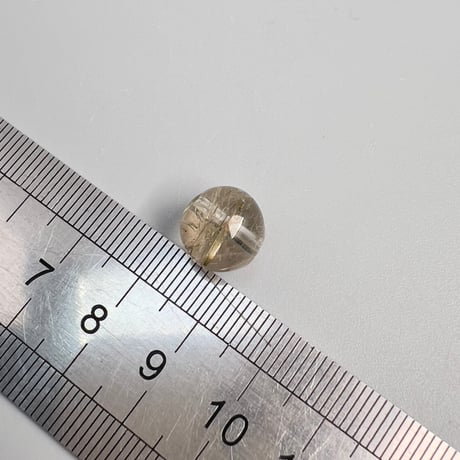 【ガネッシュヒマール産】11mm"手磨き加工"アクチノライトイン天然ヒマラヤ水晶ビーズ/Ganesh Himal Actinolite in Himalayan Quartz Round Beads