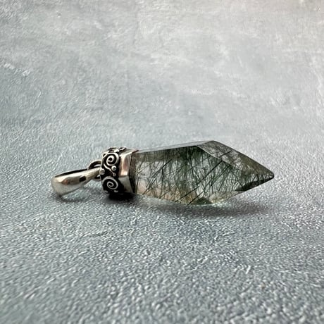 【ガネッシュヒマール産】アクチノライトイン天然ヒマラヤ水晶ペンダントトップ④/Ganesh Himal Actinorite in Himalayan Quartz Pendant Top