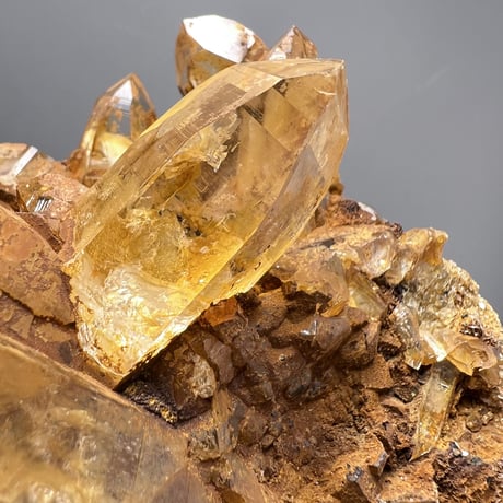 【ガネッシュヒマール産】リモナイトイン天然ヒマラヤ水晶クラスター/ Ganesh Himal Limonite in Himalayan Quartz Cluster