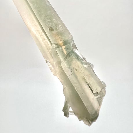 マダガスカル産クローライトインクォーツ/Madagascar Chlorite in Quartz