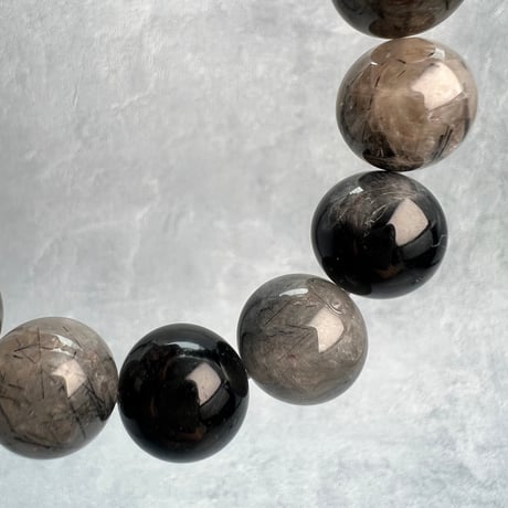 【ガネッシュヒマール産】アクチノライトイン天然ヒマラヤ水晶ブレスレット(グレーブラック系)/Ganesh Himal Actinorite in Himalayan Quartz Bracelet