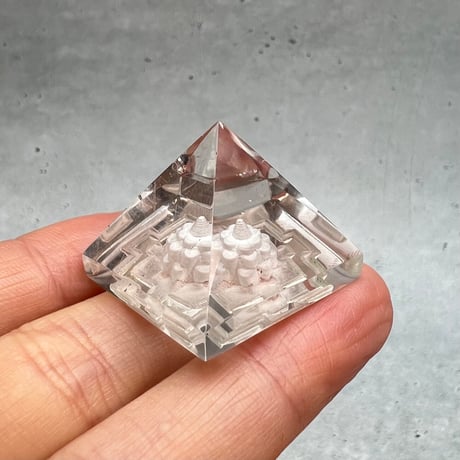 【ガネッシュヒマール産】天然ヒマラヤ水晶ピラミッド"シュリヤントラ"/Ganesh Himal Himalayan Quartz Pyramid " Shri Yantra"