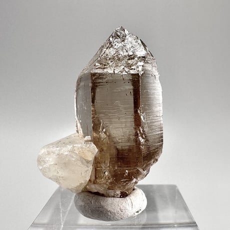 ガウリシャンカール産天然ヒマラヤスモーキークォーツポイント/GauriShankar Himalayan Smoky Quartz