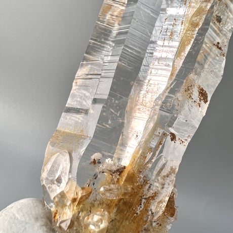 ガネーシュヒマール産リモナイトインヒマラヤ水晶/Ganesh Himal Limonite in Himalayan Quartz