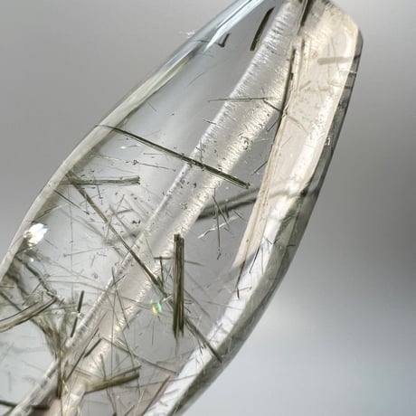 【ガネッシュヒマール産】アクチノライトイン天然ヒマラヤ水晶 樽型ビーズ①/Ganesh Himal Actinolite in Himalayan Quartz barrel beads
