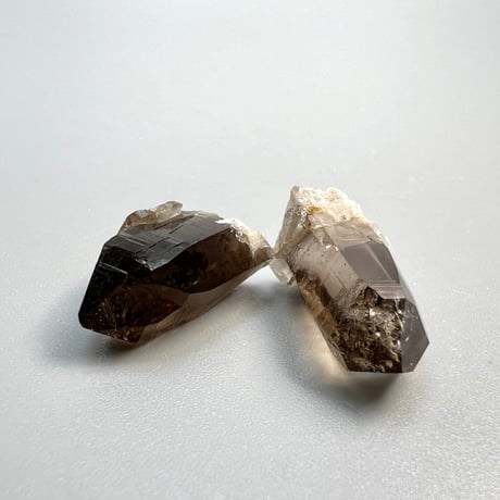 【ガウリシャンカール産】天然ヒマラヤスモーキークォーツポイントセット⑤/GauriShankar Himalayan Smoky Quartz Point Set