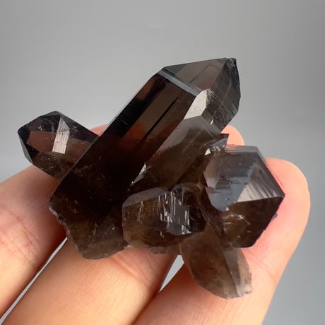 【ガウリシャンカール産】天然ヒマラヤスモーキークォーツクラスター GauriShankar Himalayan Smoky Quartz Cluster