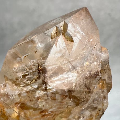 【ガネッシュヒマール産】バイオタイトイン天然ヒマラヤ水晶/Ganesh Himal Biotite in Himalayan Quartz