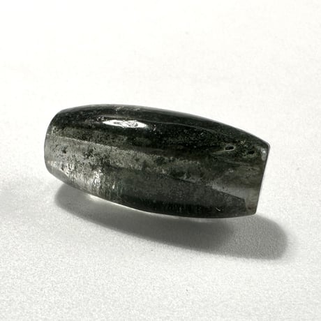 【ガネッシュヒマール産】ガネッシュヒマール産クローライトイン天然ヒマラヤ水晶 樽型ビーズ/Ganesh Himal Chlorite in Himalayan Quartz barrel beads